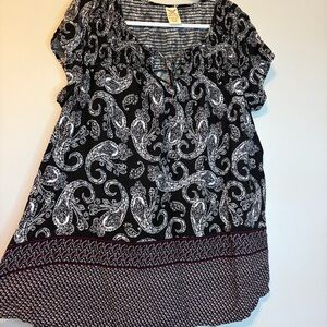 Faded Glory Black and White Paisley Blouse